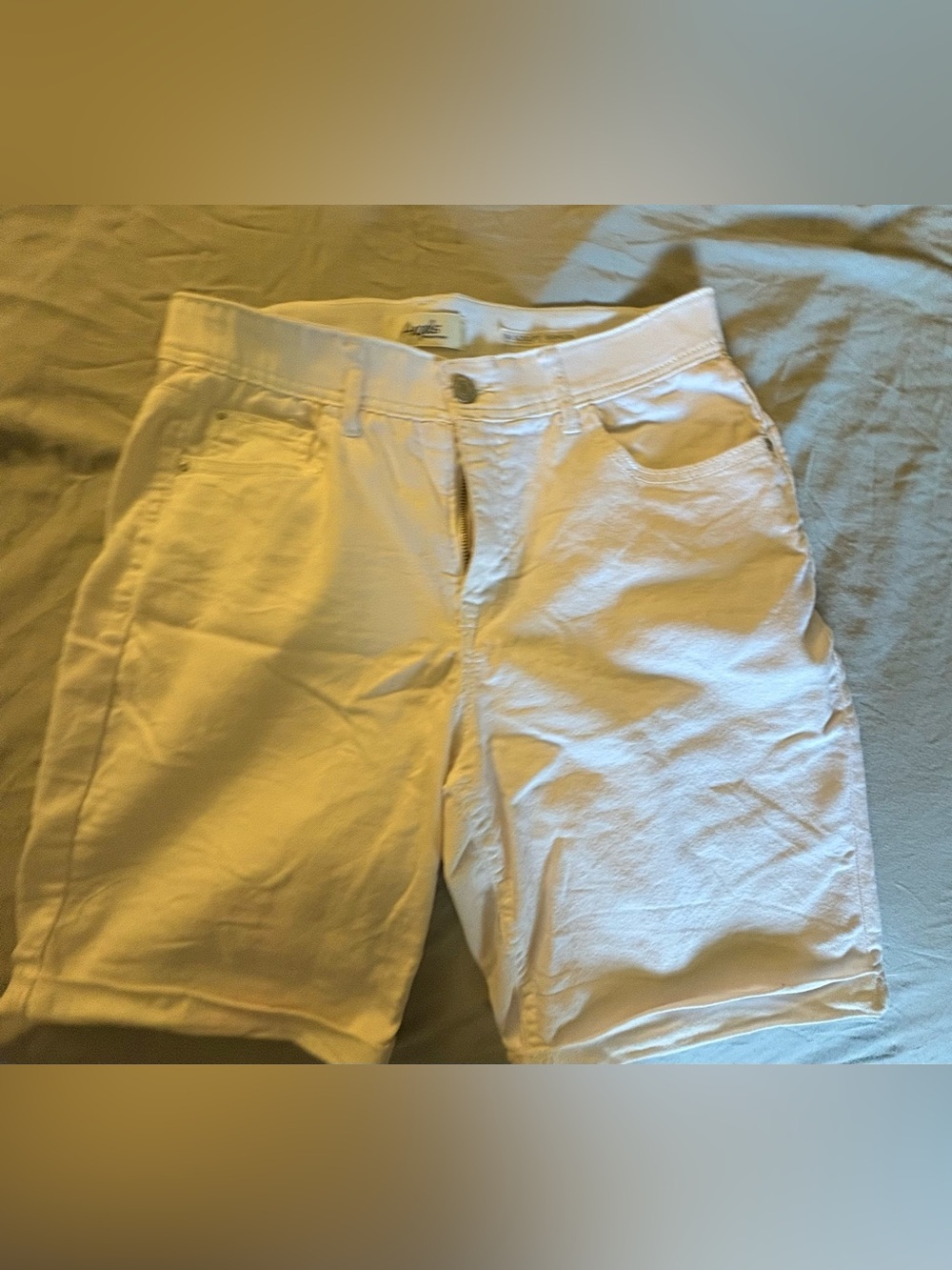 Women’s 10 Angels White Bermuda Sculpt Denim Shorts two flaws